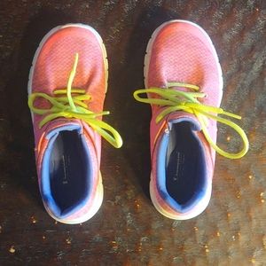 Kids girls champion running shoes size 3